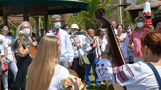 Marmaris'e moral için Ukrayna ve Özbekistan'dan geldiler