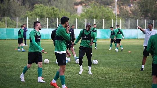 Play-off virajında deplasmanda ter dökecek
