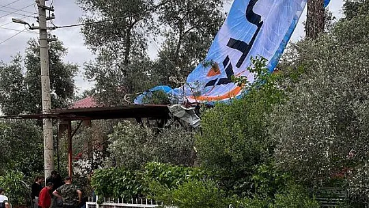 Paraşütçülerin zor anları kameralara böyle yansıdı