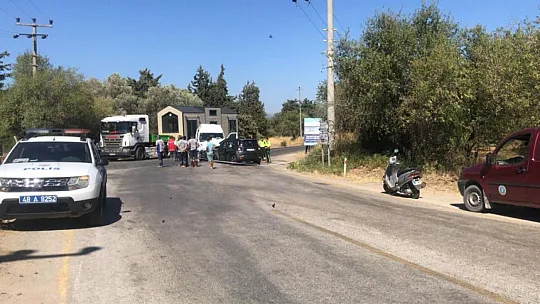 Otomobil ve minibüs kafa kafaya çarpıştı: 8 yaralı