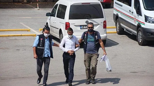 Ayakkabı için biriktiği parası çalınan genci polis sevindirdi