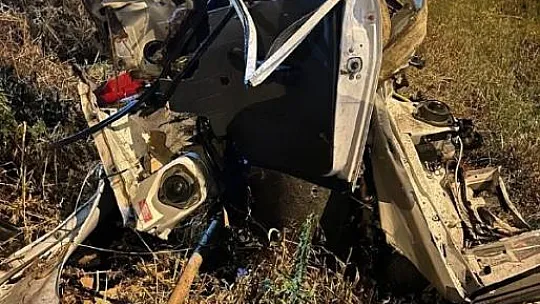 Aydınlatma Direğine Çarptı: 1 Ölü