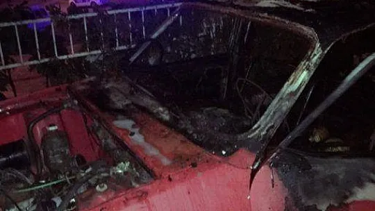Aynı sokakta ikinci araç yangını