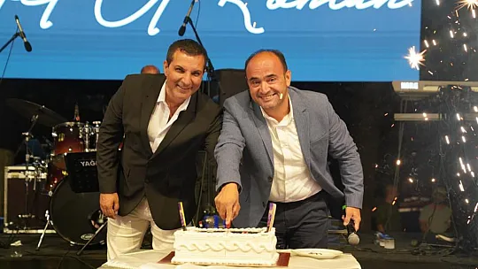 Başkan Akdenizli ve Rafet El Roman'a Doğum Günü Sürprizi