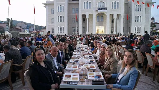 Kadir Gecesi'ne özel iftar programı düzenledi