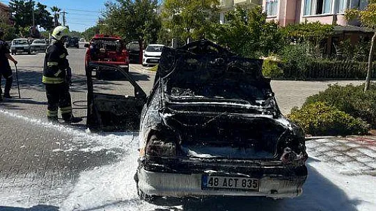 ARAÇTA ÇIKAN YANGIN KORKUTTU 