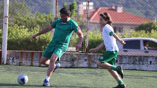 Baba-oğul maçında kazanan 'sevgi' oldu