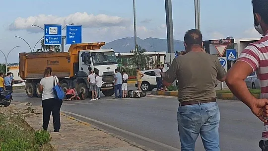 Bacağı hafriyat kamyonunu altında kaldı, ölümden son anda kurtuldu