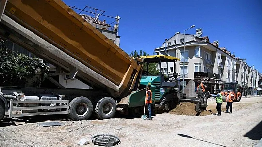 Baha Şıkman Caddesi'nde asfalt çalışmaları başladı