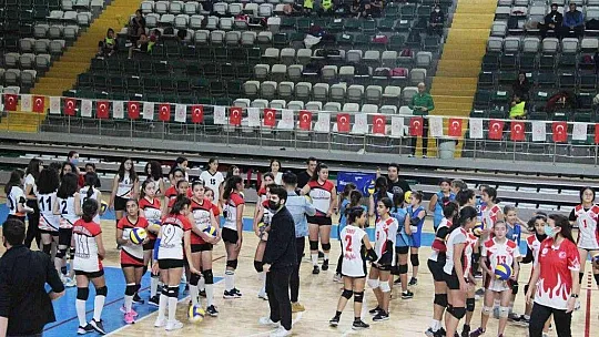 Bakan Kasapoğlu, 'Yarının Sultanları' projesi için Muğla'da
