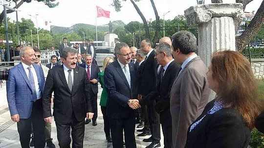 BAKAN KASAPOĞLU MUĞLA VALİLİĞİ'Nİ ZİYARET ETTİ