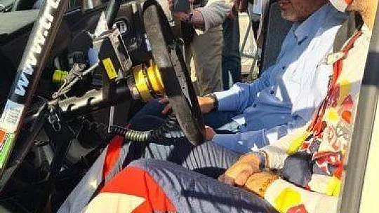 Bakan Kasapoğlu teknede kahve içti, yenilenen Marmaris Şehir Stadyumu'nu gezdi