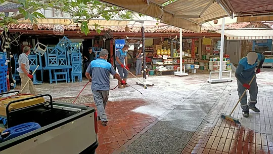Balık Pazarı ve etrafında dezenfekte çalışması yapıldı