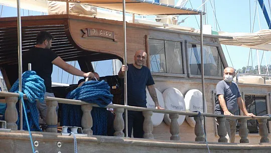 Balıkçılar Ve Ticari Tekneler Demir Aldı