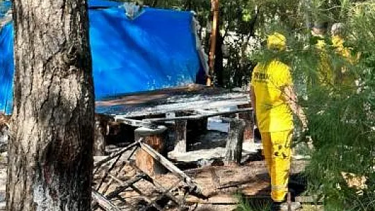 Barakadaki yangın ormana sıçramadan söndürüldü