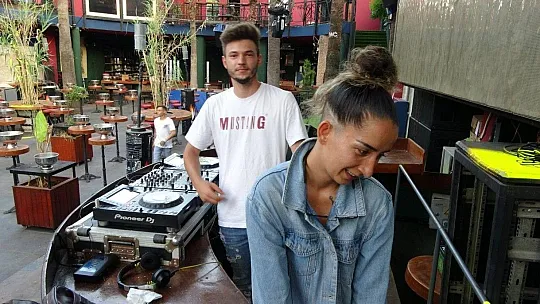 Barlar Sokağı 22 ay sonra eski günlerine dönüyor