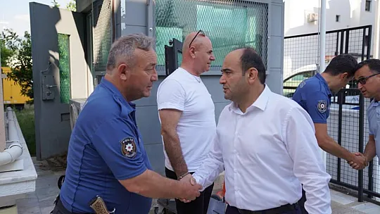 Başkan Akdenizli, Bayramda Polis, Asker Ve Sağlık Görevlilerini Unutmadı