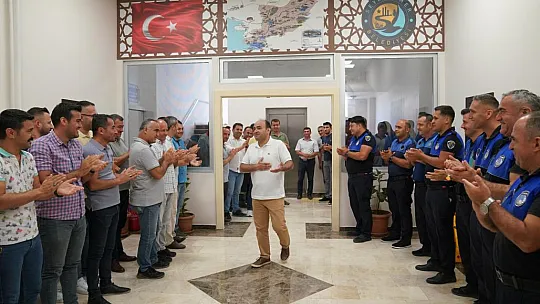Başkan Akdenizli'ye doğum günü sürprizi
