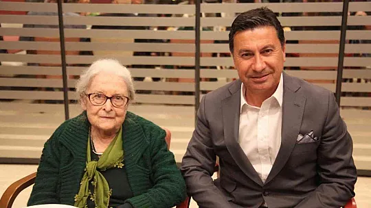 Başkan Aras'a 'Yılın Mücadeleci Başkanı' ödülü verildi