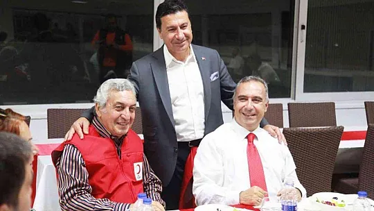 Başkan Aras, iftarda birlik ve beraberlik mesajı verdi