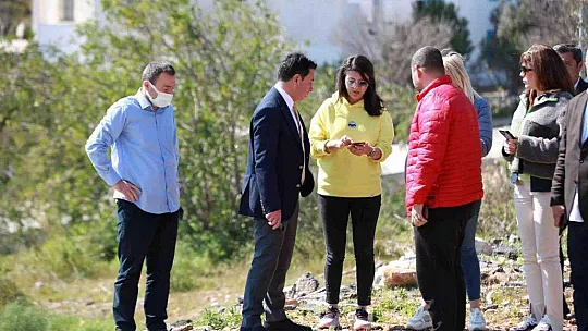 Başkan Aras, Muhtarlarla bir araya gelip mahallelerin sorun ve isteklerini dinledi