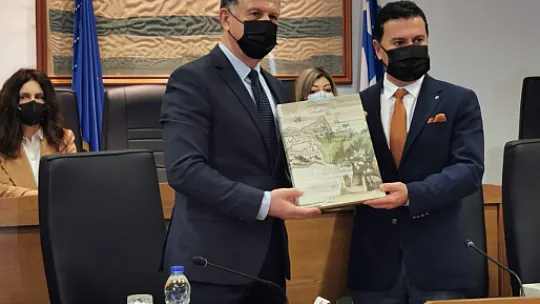 Başkan Aras'tan, Kos Belediye Başkanı Nikitaras'a ziyaret