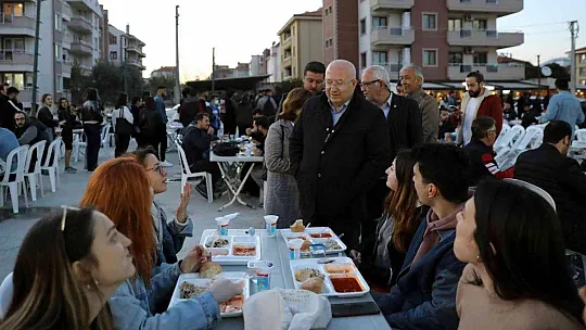 Başkan Gümüş, Üniversite öğrencileri ile itfarda buluştu