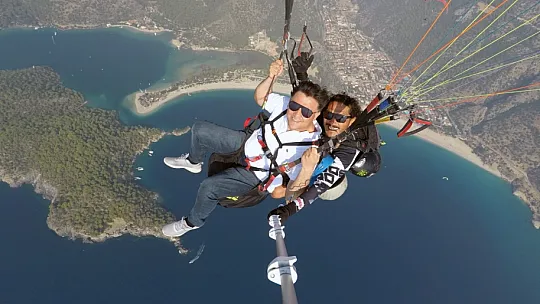 Başkan Karaca, Gökyüzünde Türk Bayrağı Açtı