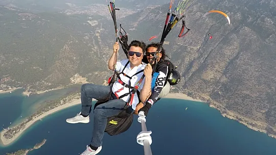 Başkan Karaca, Gökyüzünde Türk Bayrağı Açtı