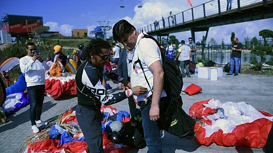 Başkan Karaca, Gökyüzünde Türk Bayrağı Açtı