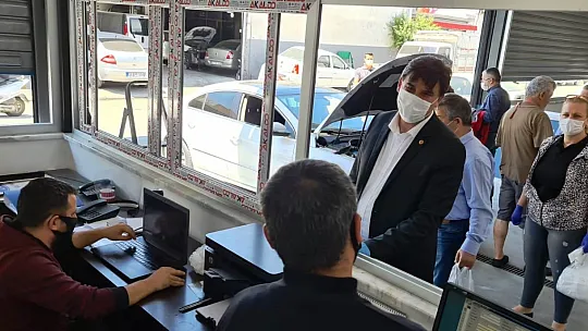 Başkan Karaca Sanayi Esnafına Maske Dağıttı