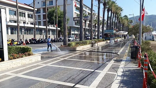 Başkan Oktay, 'Geleceğimizi çöpe atmayalım'