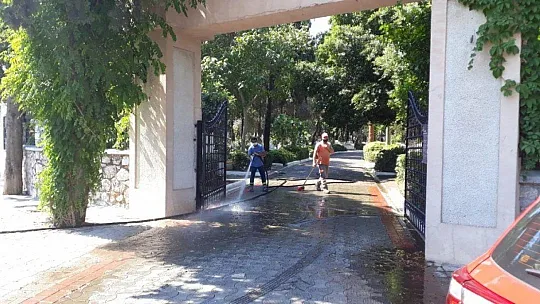 Başkan Oktay, 'Geleceğimizi çöpe atmayalım'