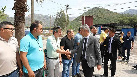 Başkan Oktay, belediye personeliyle bayramlaştı