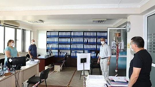 Başkan Oktay'dan bayram öncesi personel ve esnaf ziyareti