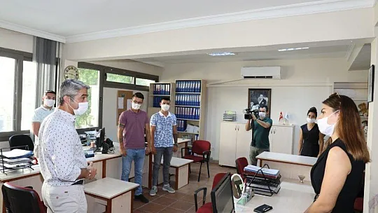 Başkan Oktay'dan bayram öncesi personel ve esnaf ziyareti