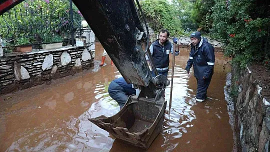 Başkan Oktay, sel sonrası dört günlük çalışmaları değerlendirdi