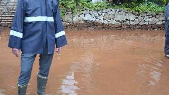 Başkan Oktay, sel sonrası dört günlük çalışmaları değerlendirdi
