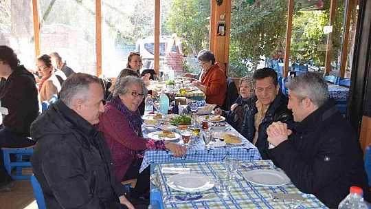 Başkan Oktay ulu çınarları unutmadı