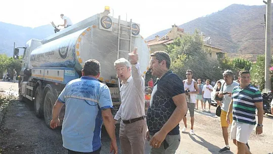 BAŞKAN OKTAY VE EKİBİ YANGIN BÖLGESİNDE YER ALDI