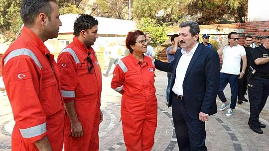 BAŞKAN OKTAY VE EKİBİ YANGIN BÖLGESİNDE YER ALDI