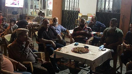 Başkan Öndeş Mahalle buluşmalarına devam ediyor: Meşeli'de vatandaşın yanan evi yeniden yapılacak