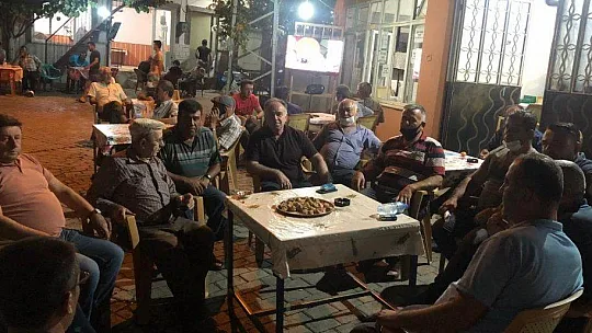 Başkan Öndeş Mahalle buluşmalarına devam ediyor: Meşeli'de vatandaşın yanan evi yeniden yapılacak