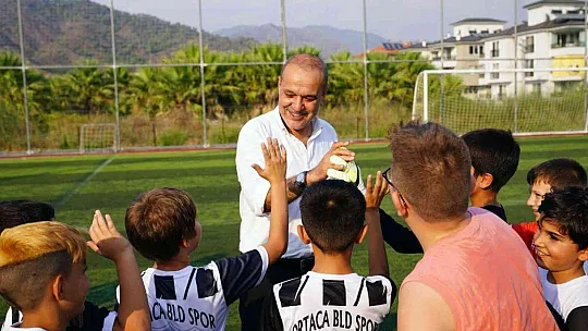 BAŞKAN UZUNDEMİR'E SPORA KATKI TEŞEKKÜRÜ