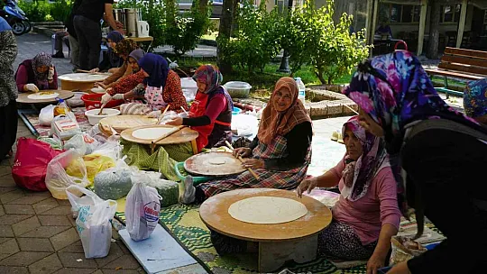 Başkan Uzundemir Müftülük hayır panayırına katıldı