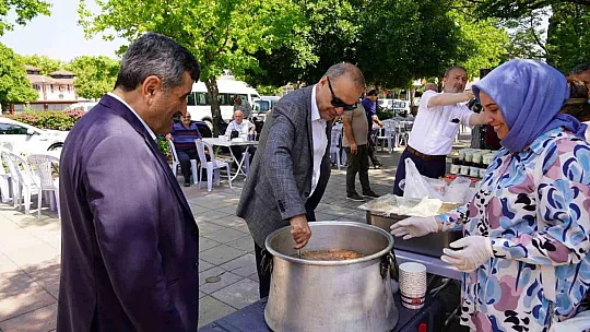 Başkan Uzundemir Müftülük hayır panayırına katıldı
