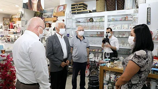 Başkanlardan esnaf maske-mesafe uyarısı