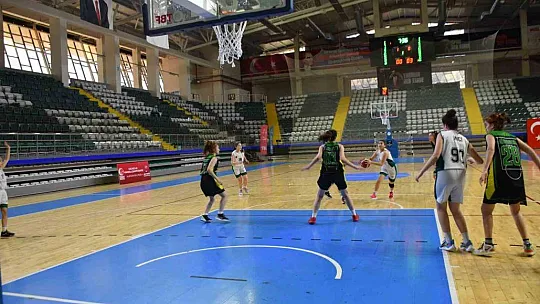 Basketbol Anadolu Şampiyonası Başladı