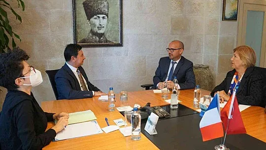Başkonsolos Gauvin Başkan Aras'ı ziyaret etti