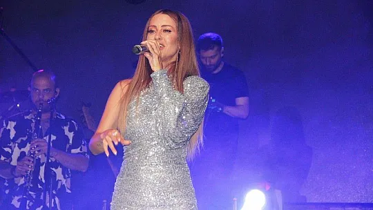 Bayramda tatilciler Derya Uluğ'la coştu